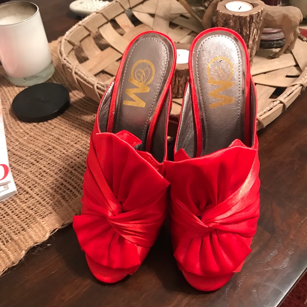 NWOT Red Satin shoes Sz 7 1/2
